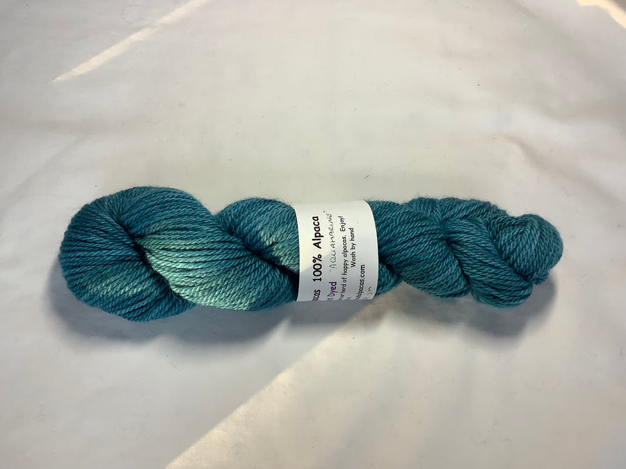 Worsted weight alpaca yarn hand-dyed 'Aquamarine'